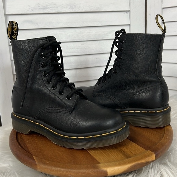 DR. MARTENS 1460 Smooth Black Leather Lace Up Boots Size Womens 5 - Picture 9 of 10